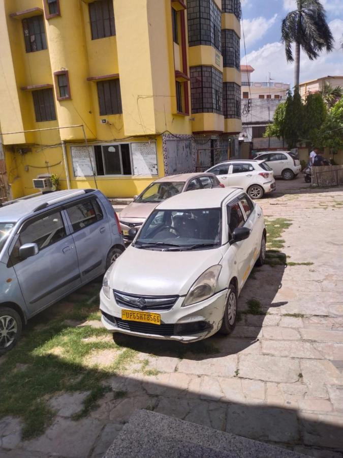 Goroomgo Paradise 3* Varanasi
